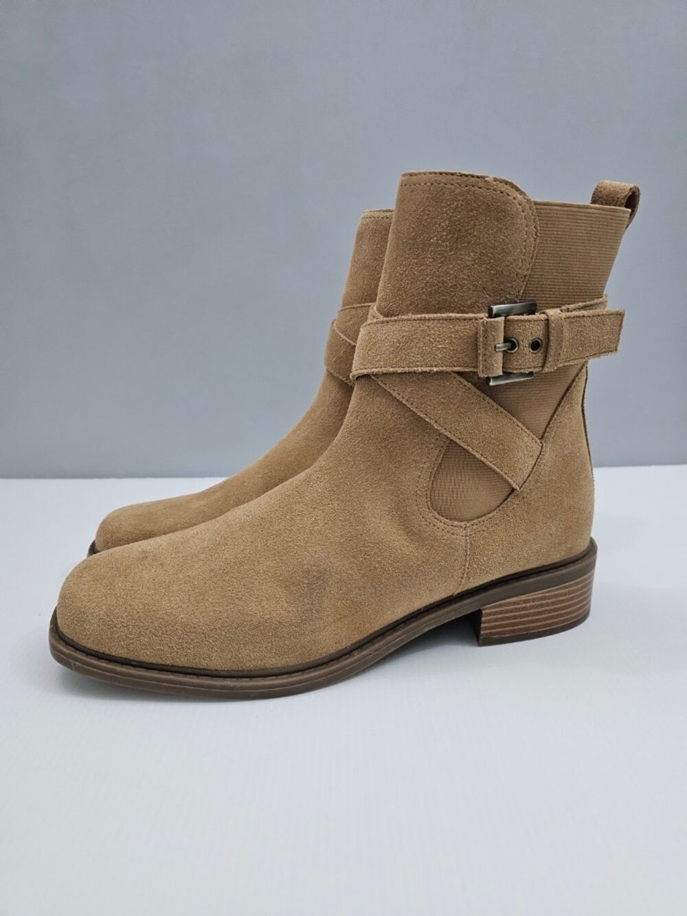 Donald Pliner Mathilda Moto Ankle Boot Womens 9.5 Camel Brown Suede Buckle Strap - Picture 15 of 15